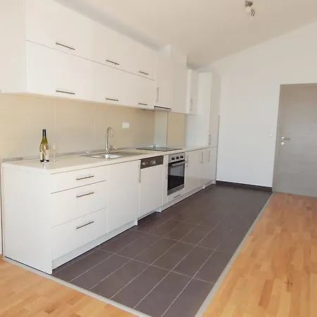 King Apartament Podstrana
